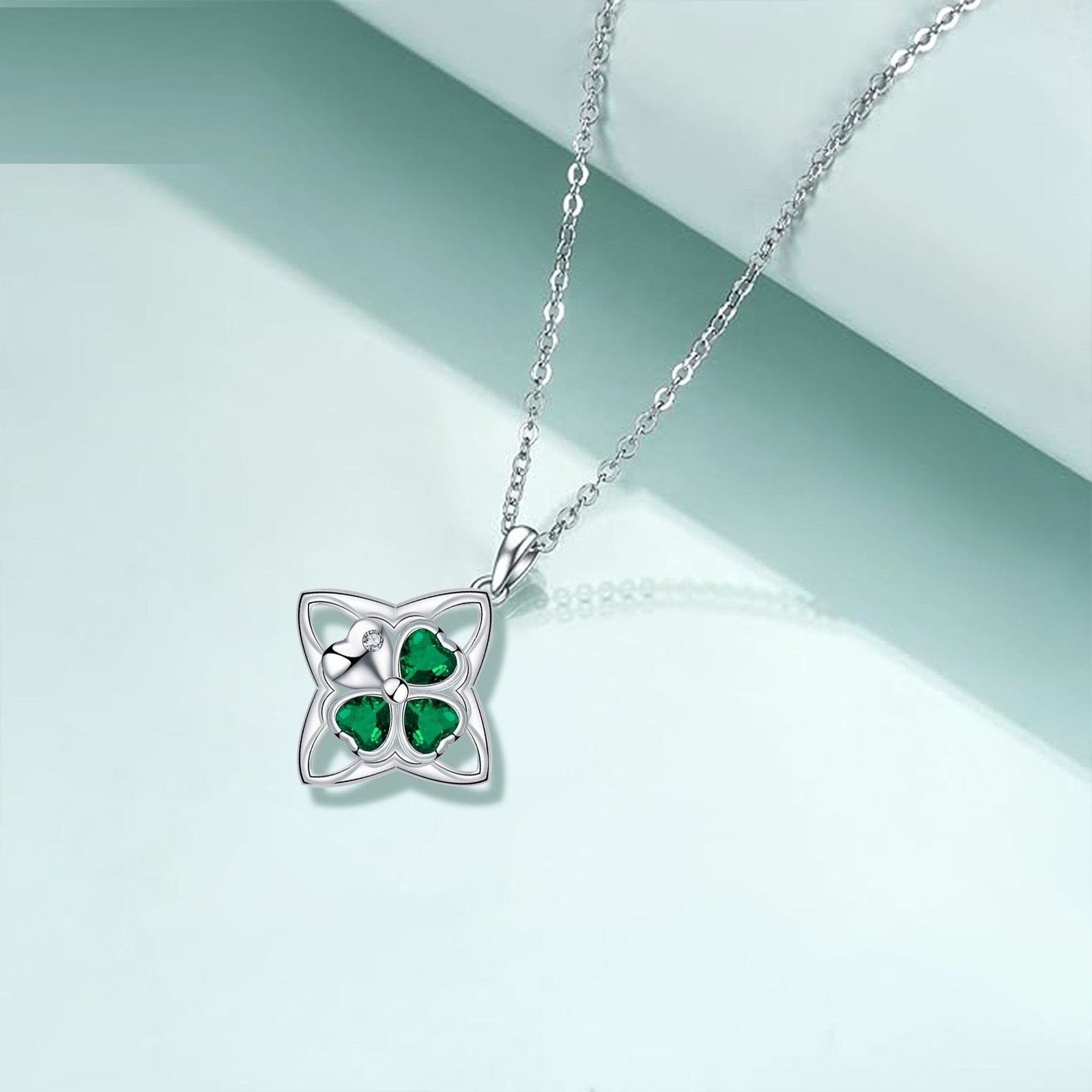Personalized Design High-grade Four-leaf Clover Ornament Necklace - Image 3